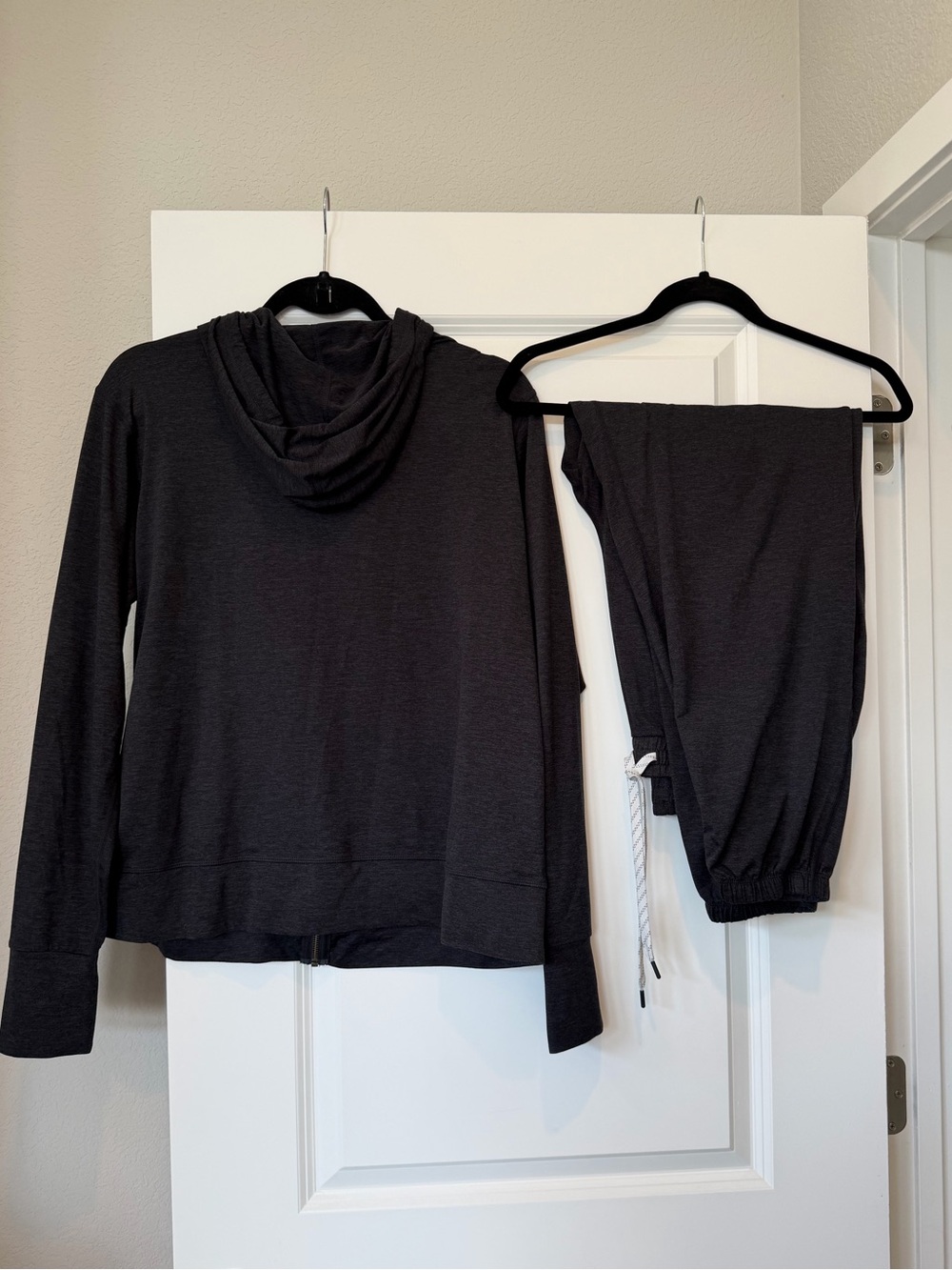 Kirkland Signature Heather Charcoal Jogger Set - Picture 2 of 4